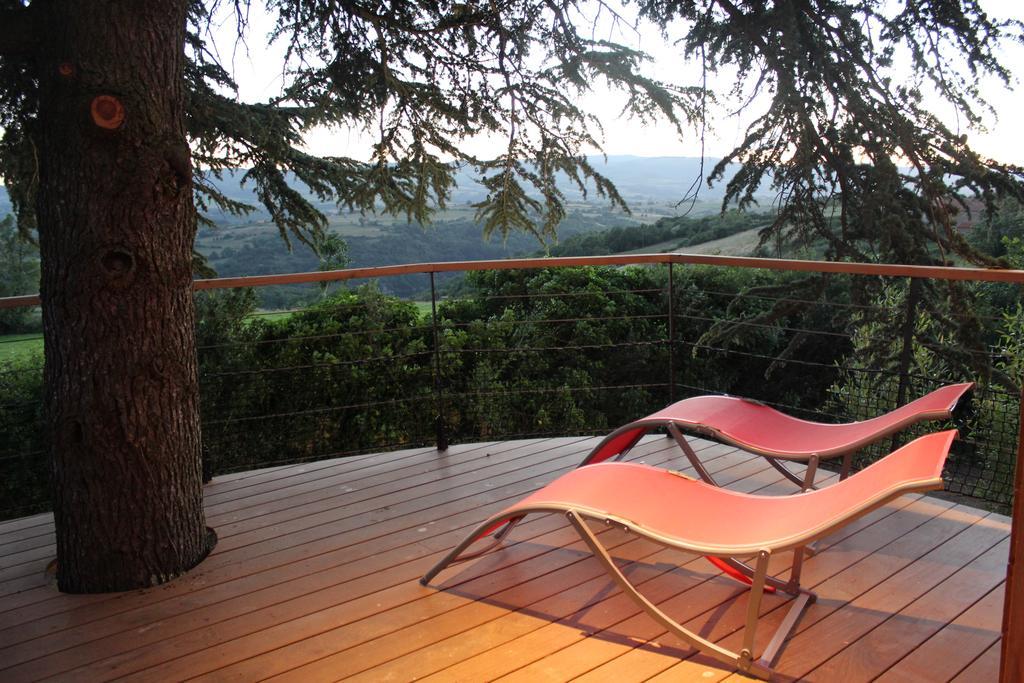 Bed and Breakfast Domaine Des Grands Cedres Cordelle Exterior foto