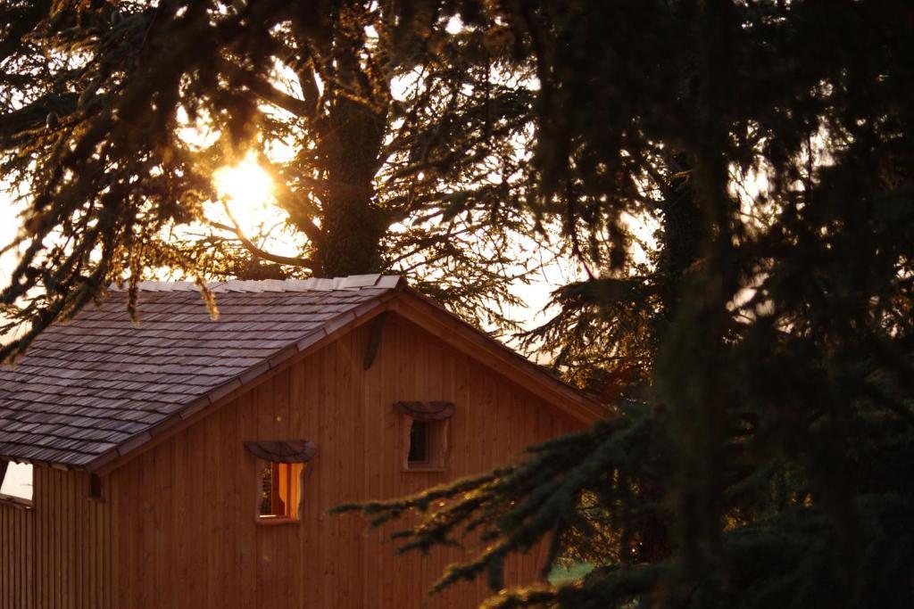 Bed and Breakfast Domaine Des Grands Cedres Cordelle Zimmer foto